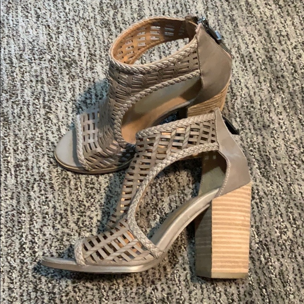 Report Beecher Caged Sandal in Taupe - sz 6